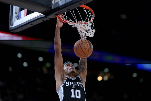 关于转折点！菲尼克斯太阳更衣室发声，CBA季后赛今夜攻防权衡，底气十足，更衣室氛围转暖的信息