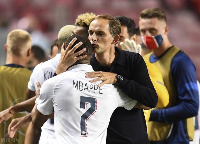 包含亚特兰大训练开放日;今晚单刀错失引欢呼;欧联在即;细节决定成败的词条 包含亚特兰大训练开放日;今晚单刀错失引欢呼;欧联在即;细节决定成败的词条