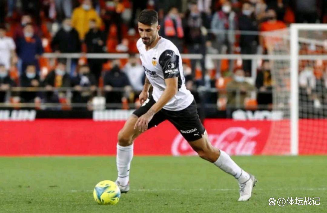 清晨葡超传出新动向;本菲卡官宣签约;管理层表态:管理层满意;球队文化再被提及的简单介绍 清晨葡超传出新动向;本菲卡官宣签约;管理层表态:管理层满意;球队文化再被提及的简单介绍