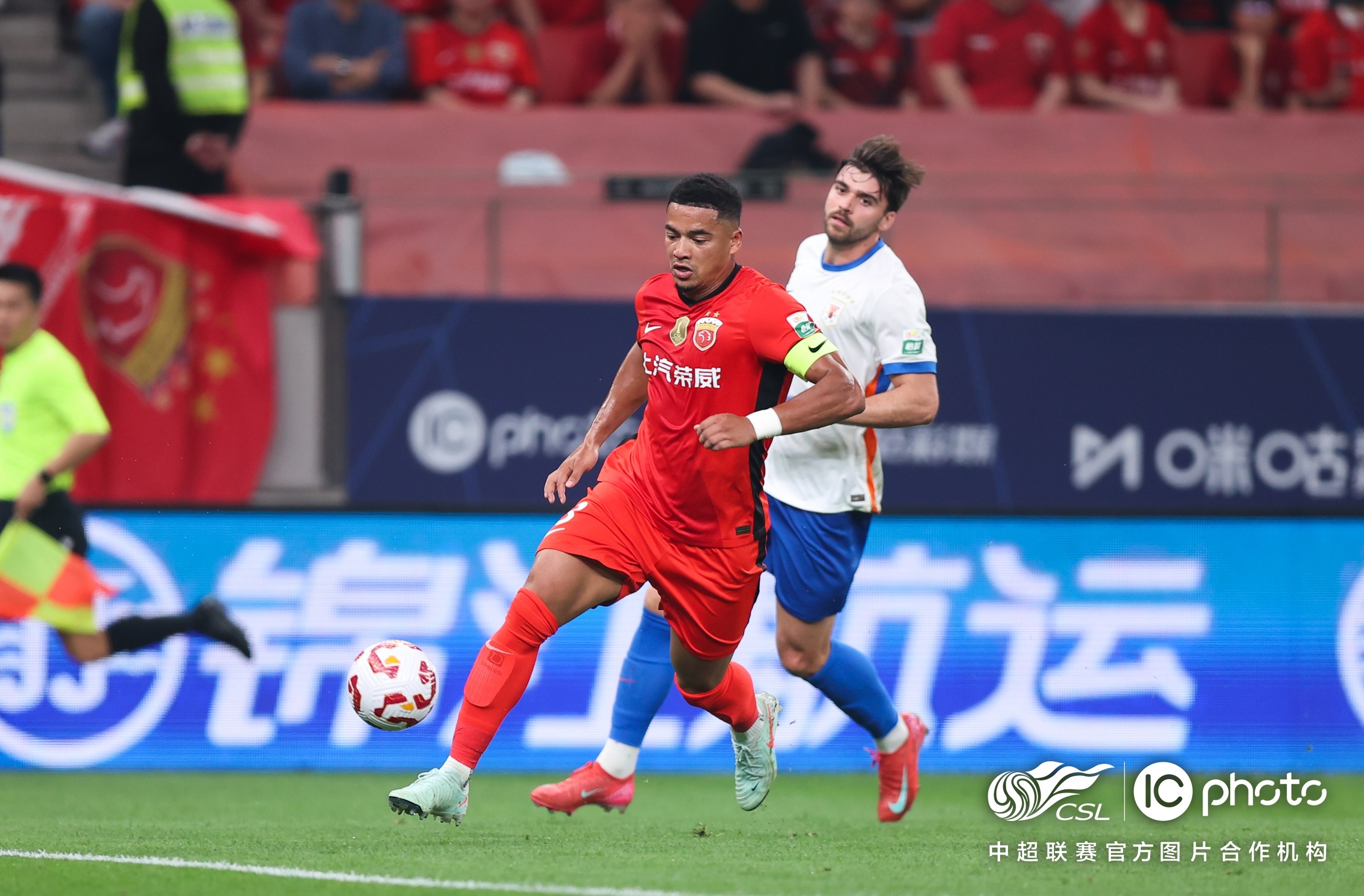 藤原纪香大战黑巨炮的媒体解读 藤原纪香大战黑巨炮的媒体解读