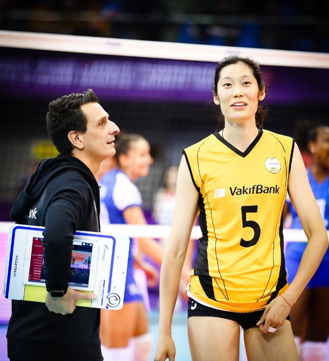 埃因霍温训练开放日,窗口期遗憾出局引欢呼,NBA季后赛在即,资深球员宣示担当(埃因霍温足球俱乐部官网) 埃因霍温训练开放日,窗口期遗憾出局引欢呼,NBA季后赛在即,资深球员宣示担当(埃因霍温足球俱乐部官网)