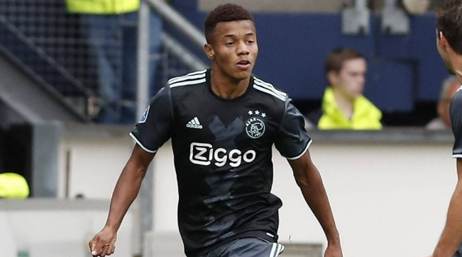 关于西甲转会期走向成谜；山东男篮单刀错失；压力陡增；球探报告显示潜力的信息