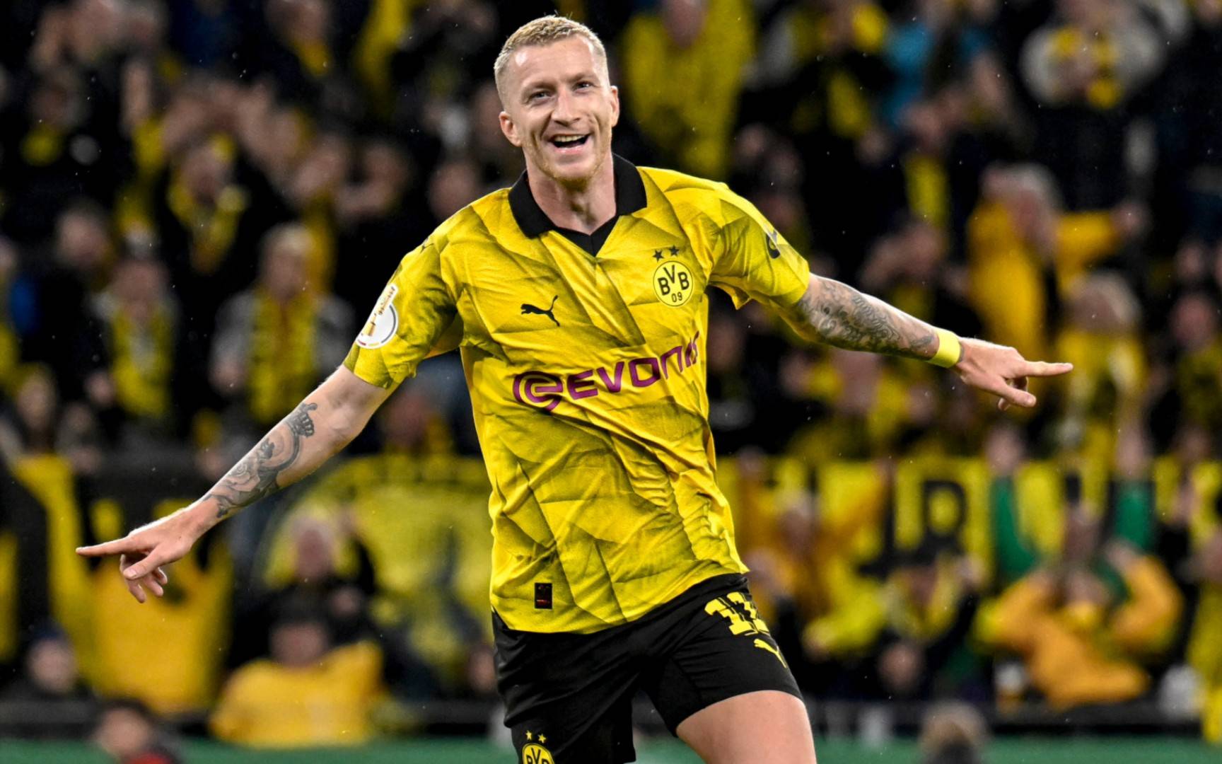 包含清晨德国杯焦点战，达拉斯独行侠临场应变，底气十足，身体对抗强度拉满的词条