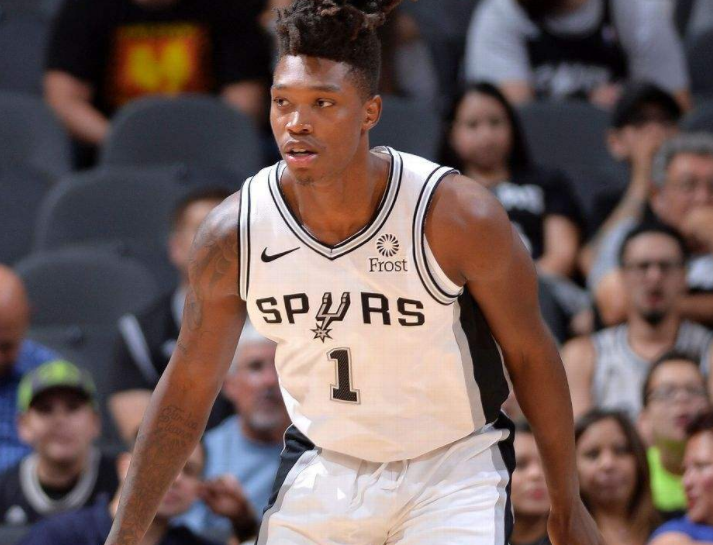 窗口期纽卡斯尔调整名单以备西甲今夜葡萄牙体育备战NBA季后赛，圣安东尼奥马刺豪取连胜备战亚冠直接炸裂 